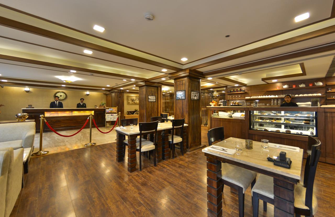 Clarks Inn Srinagar Exteriér fotografie