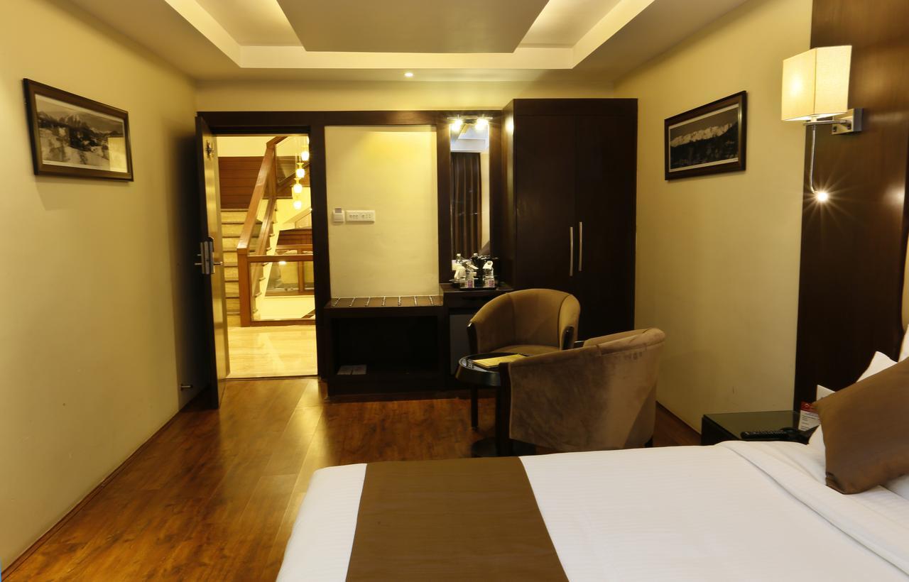 Clarks Inn Srinagar Exteriér fotografie